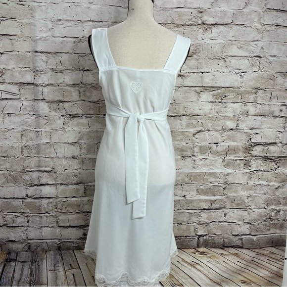 Jogé Nightgown White Mid Length Wedding Night Gown Tie Back Embroidered … - Picture 10 of 10